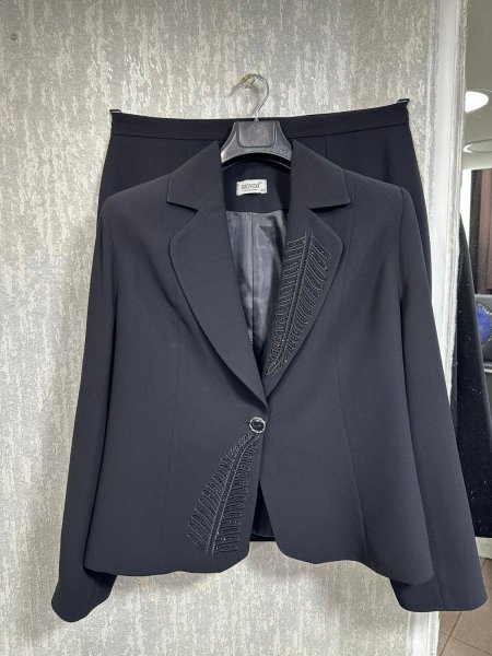 طقم نسائي رسمي